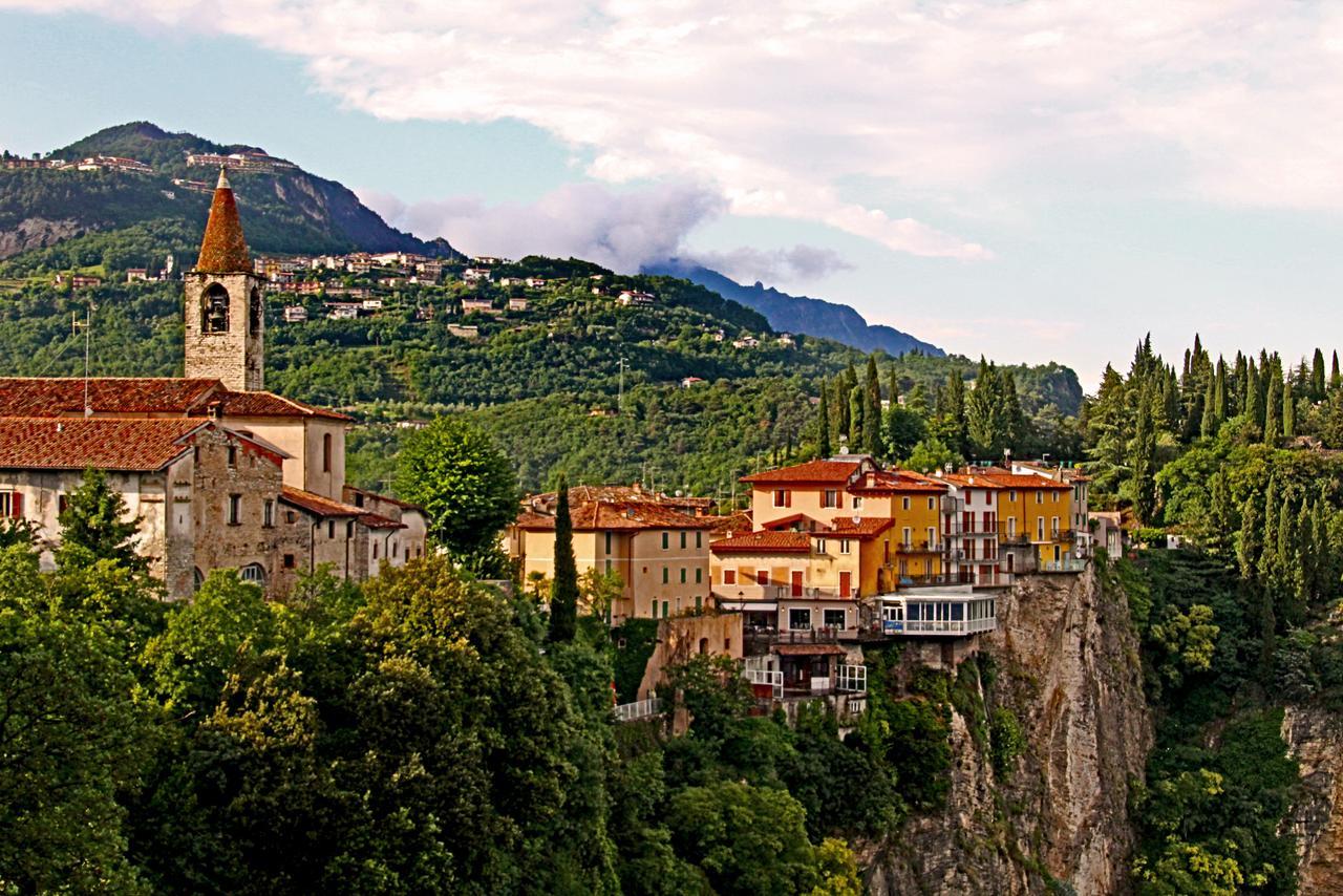 La Rotonda Apartments By Gardadomusmea Tremosine Экстерьер фото